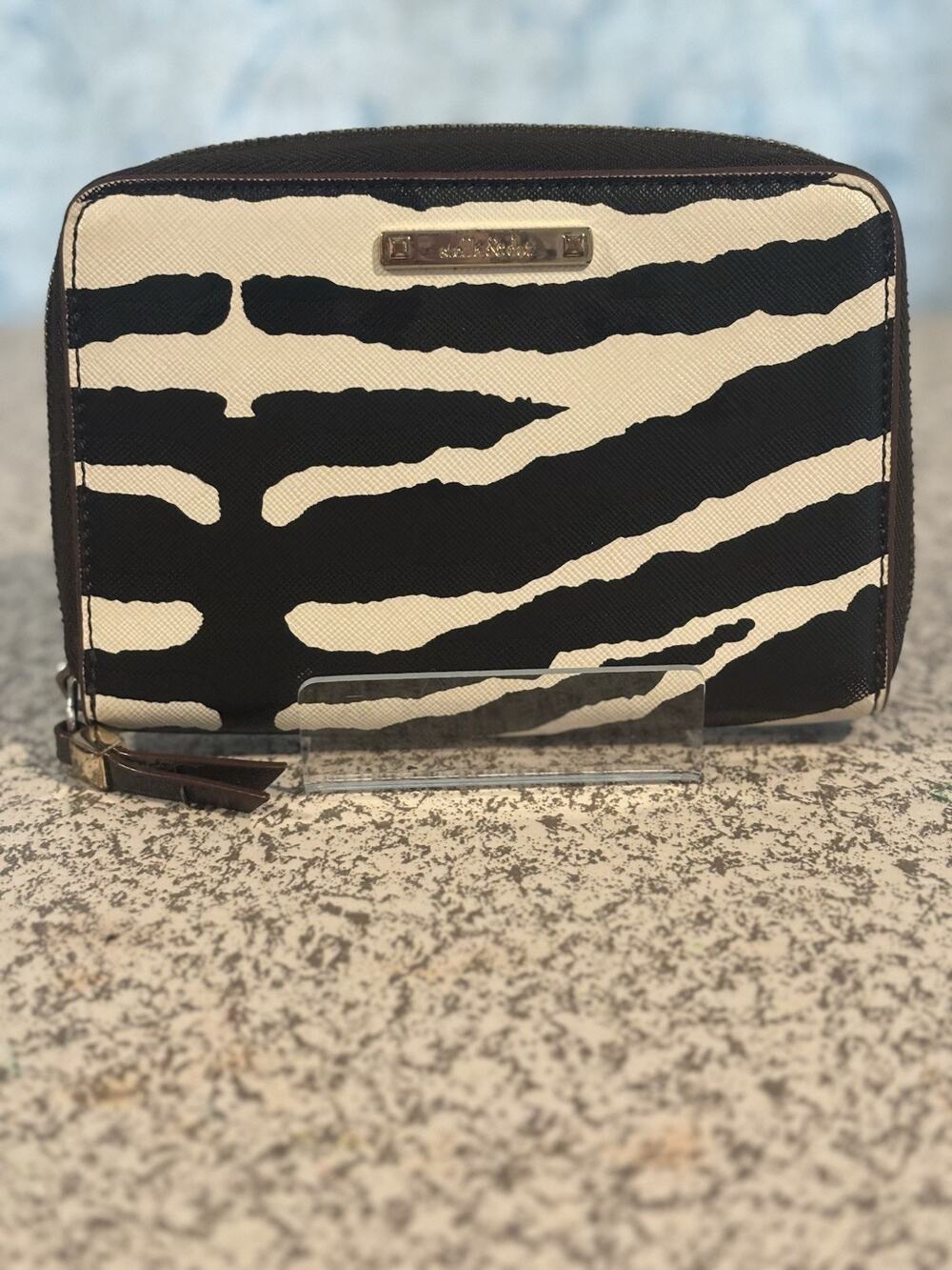 Women's Stella & Dot Zebra Print Black White Zip Around Wallet EUC Mob Wife